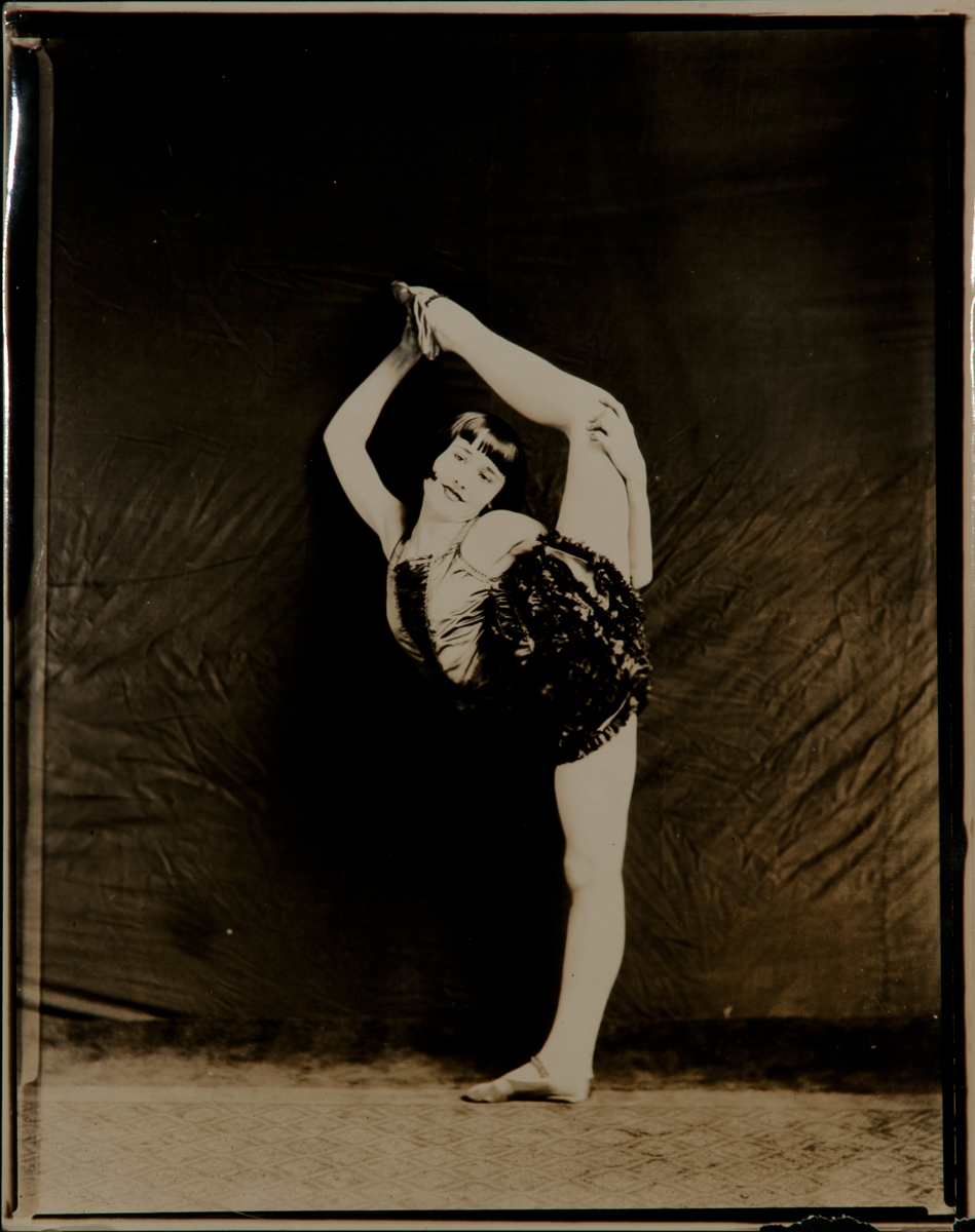 Acrobat-Dancer-Circus Performer Vera Christy Original Contact Photo, a
