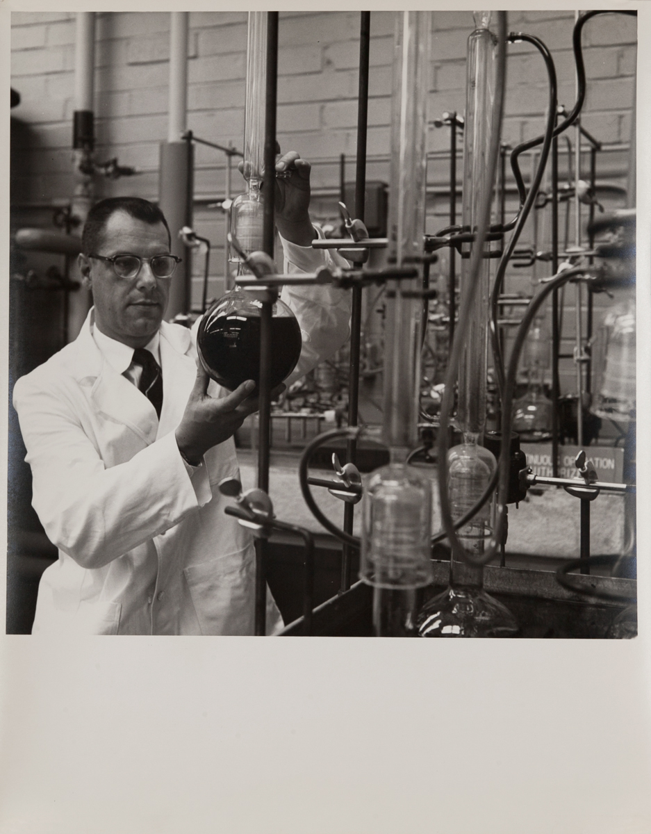 Dupont corporate communication photograph, Chemical Lab 1