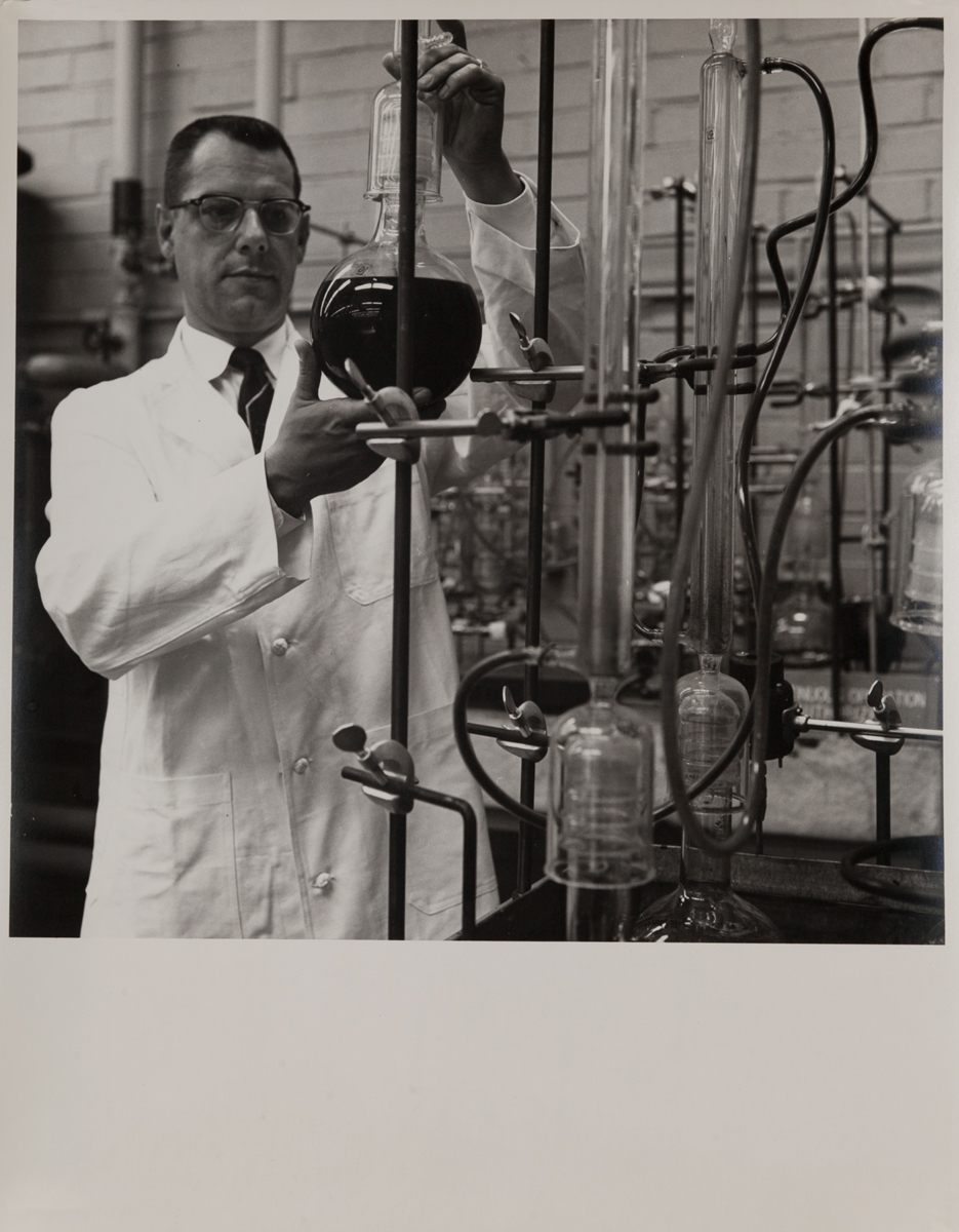 Dupont corporate communication photograph, Chemical Lab 2