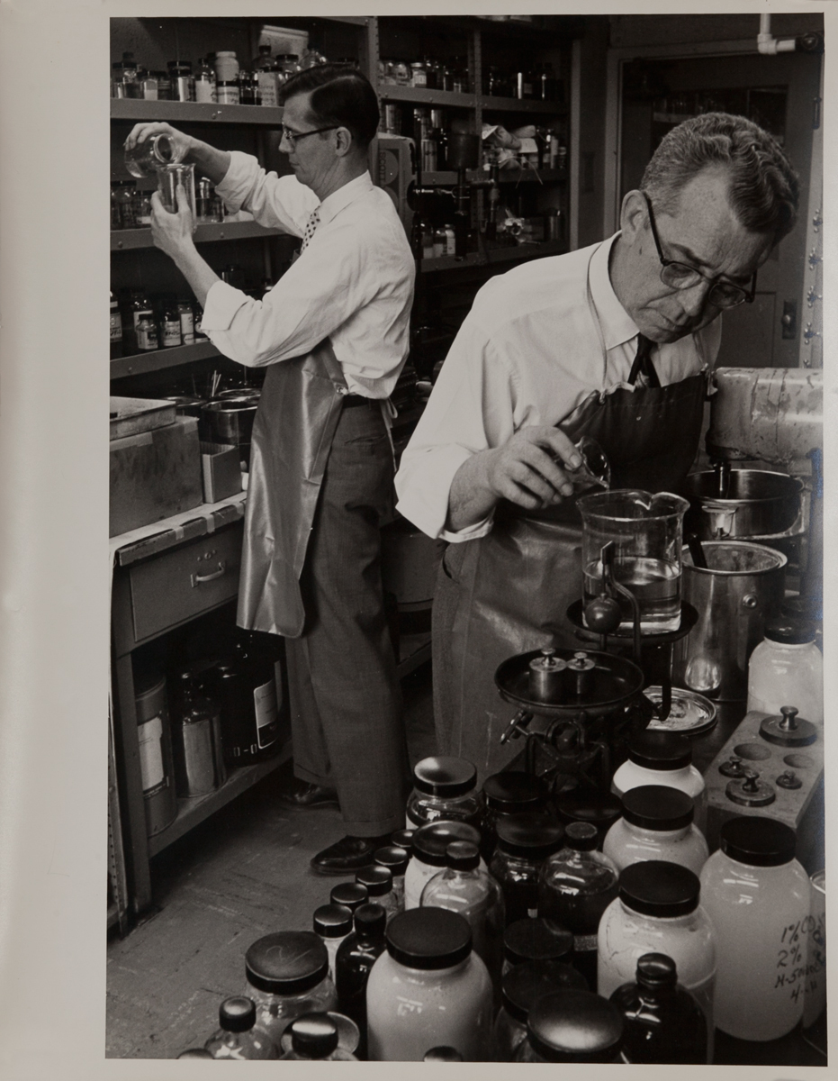 Dupont corporate communication photograph, Chemical Lab 3