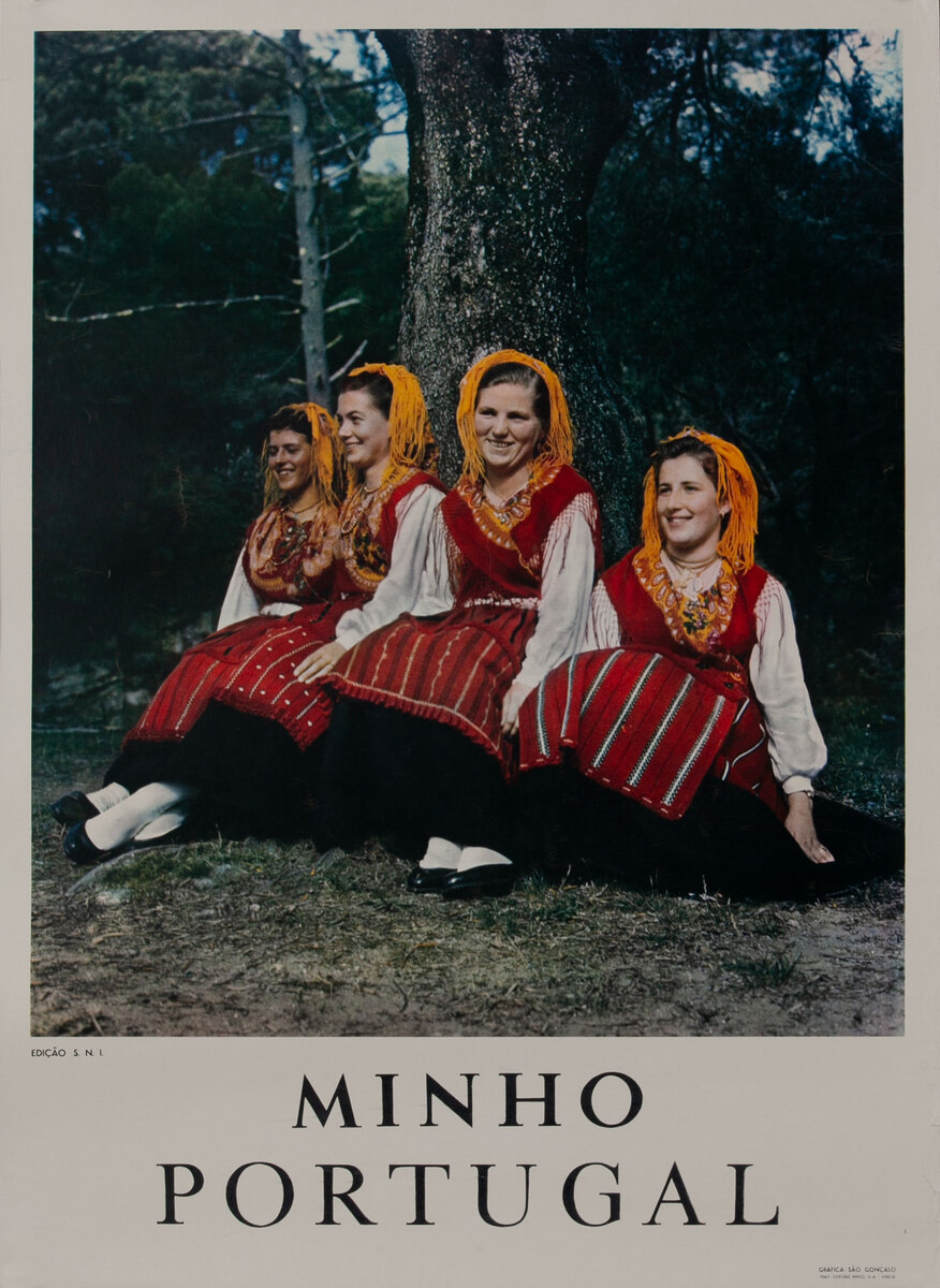 Minho Portugal Girls in Costume